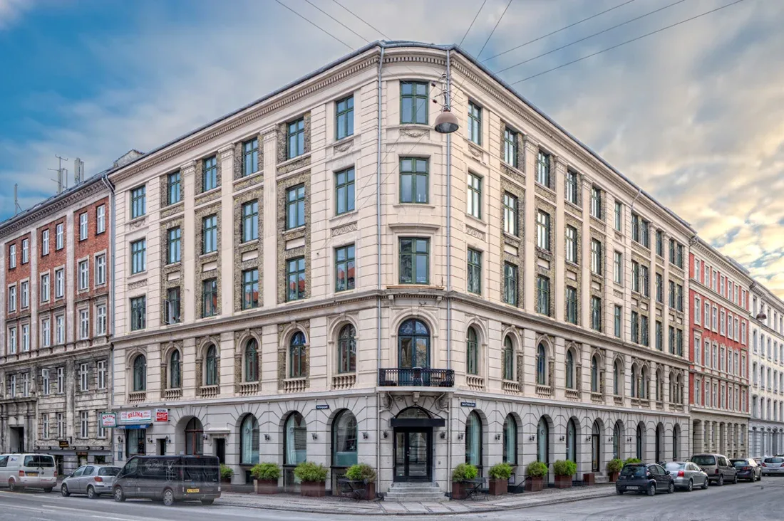 Bygningen på Holbergsgade i København, hvor klinikken ligger